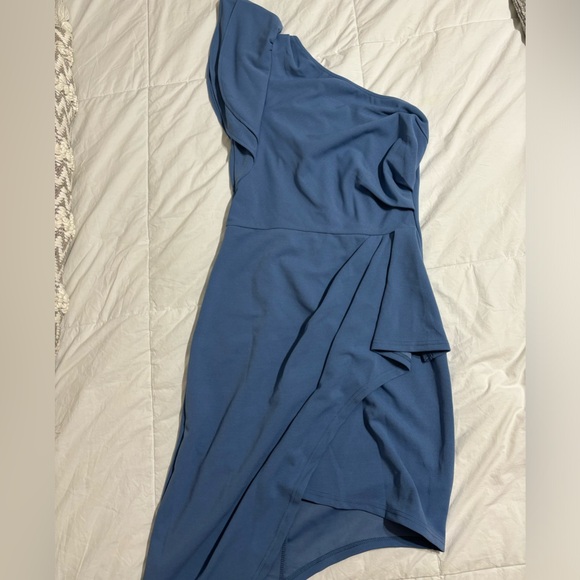 One Shoulder Ruffle Sleeve Dress - Picture 3 of 5